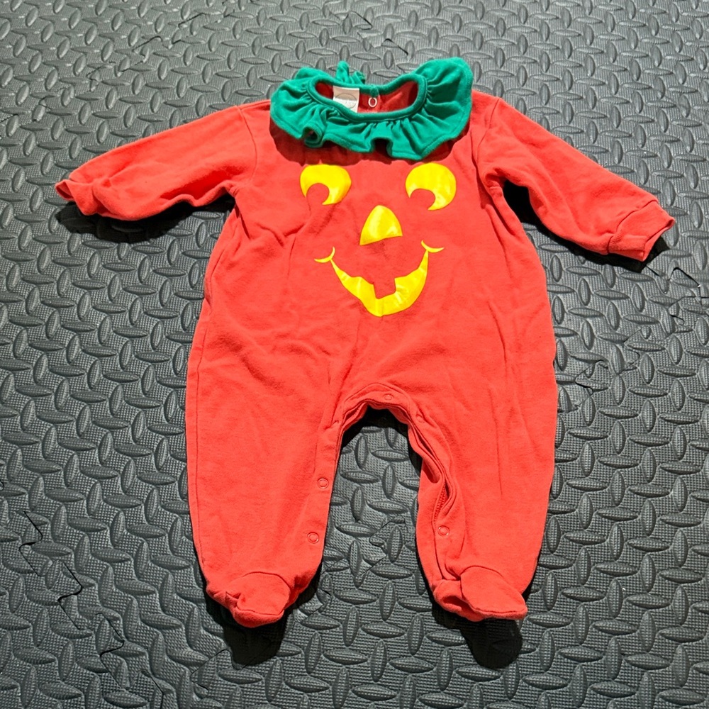 Starting Out orange pumpkin jack-o'-lantern footed outfit 9 months pumpkin